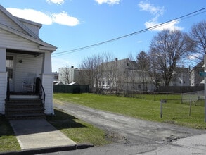 30 Charles St in Waterford, NY - Building Photo - Building Photo