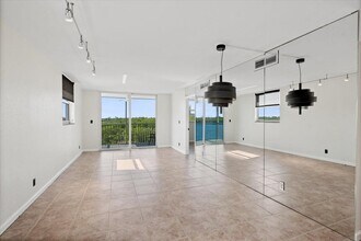 689 NE 6th Ct, Unit 4010 in Boynton Beach, FL - Building Photo - Building Photo