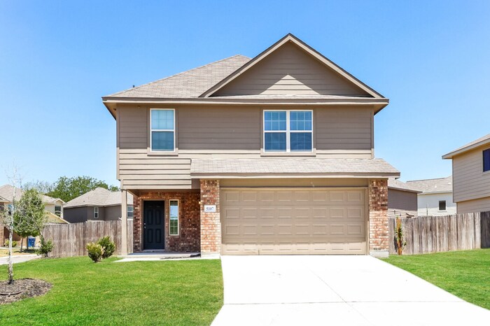 5107 War Horse Dr in San Antonio, TX - Building Photo