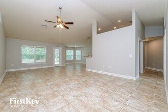 3467 Whispy Ct in Spring Hill, FL - Building Photo - Building Photo