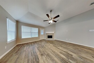 12014 Piney Bend Dr in Tomball, TX - Building Photo - Building Photo