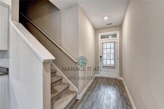 2209 Lanier Harbor Pt in Buford, GA - Building Photo - Building Photo