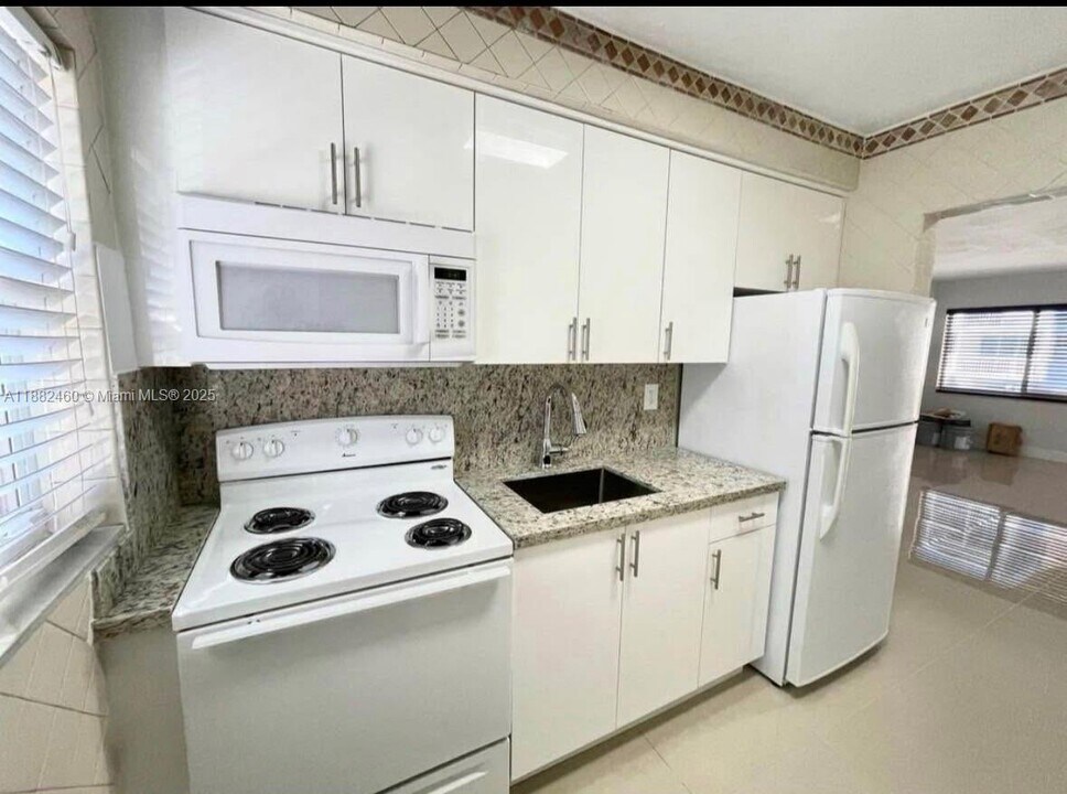 3600 SW 9th Terrace in Miami, FL - Foto de edificio