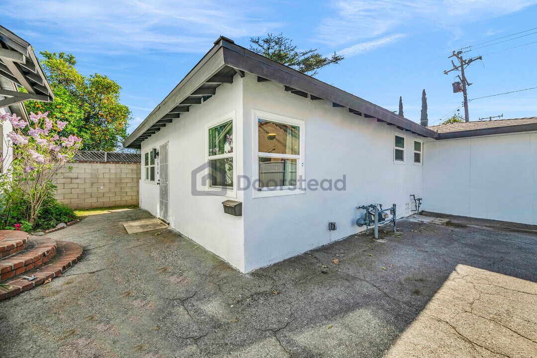 314 S Santa Anita Ave in Pasadena, CA - Foto de edificio