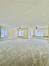 2264 Winkler Ave in Ft. Myers, FL - Foto de edificio - Building Photo