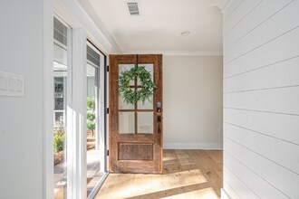 10 Howley Ln in Savannah, GA - Building Photo - Building Photo