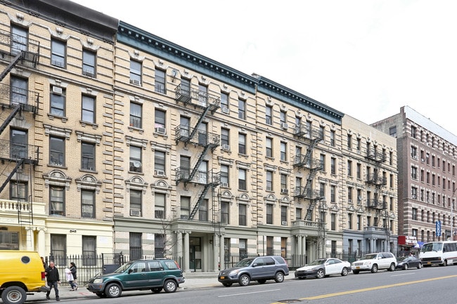 507-509 W 135th St in New York, NY - Foto de edificio - Building Photo