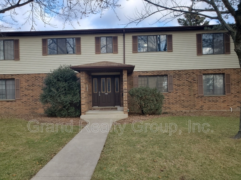 583 Anita Ave in Antioch, IL - Building Photo
