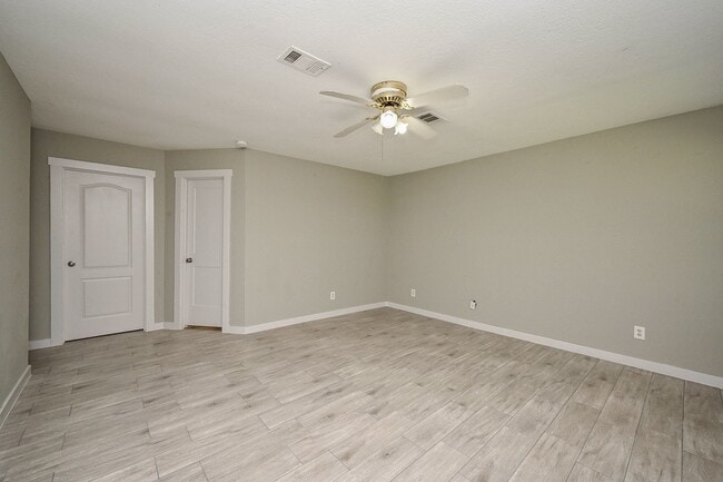 6607 W T C Jester Blvd