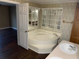 9614 Deer Run Ave in Zachary, LA - Building Photo
