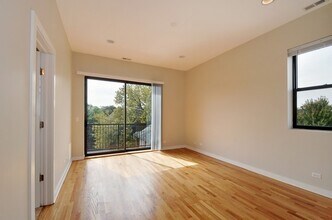 2151 W Evergreen Ave in Chicago, IL - Building Photo - Building Photo