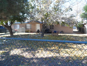 1743 N Mesquite in Las Cruces, NM - Foto de edificio - Other