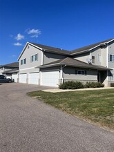 Harper Court Apartments in Verona, WI - Foto de edificio - Building Photo