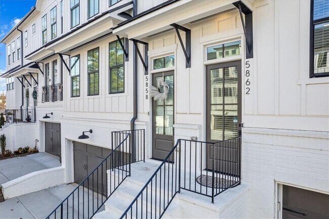 5862 Westin Rd in Sandy Springs, GA - Building Photo - Building Photo