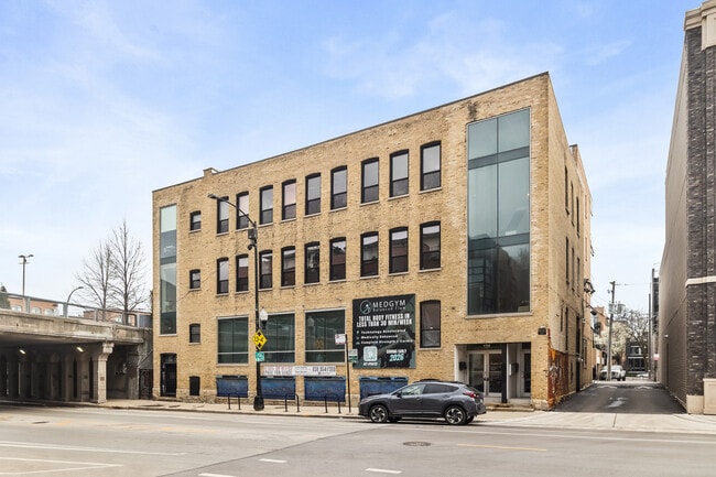 property at 1755 N Damen Ave