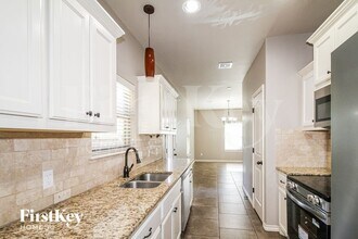 12016 Garden Ct in Oklahoma City, OK - Foto de edificio - Building Photo