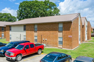 Misty Bayou Apartments in Houma, LA - Building Photo - Building Photo