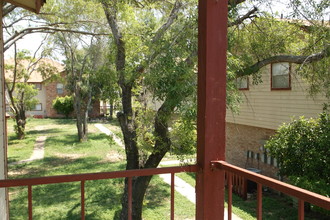 Landmark Apartments in Uvalde, TX - Building Photo - Building Photo