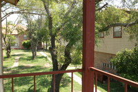 Landmark Apartments in Uvalde, TX - Foto de edificio - Building Photo