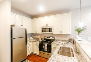 The View at Paris Mountain in Greenville, SC - Building Photo - Interior Photo
