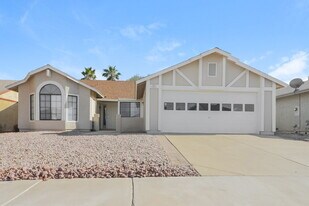 717 Skipjack Dr in Henderson, NV - Building Photo