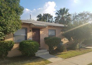 5 Unit Visalia Apartment in Visalia, CA - Building Photo - Building Photo