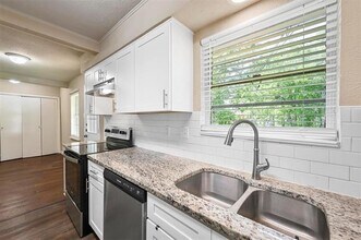 1505 Valley View St in Mesquite, TX - Building Photo - Building Photo