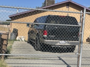 806 Haley Street in Bakersfield, CA - Building Photo - Building Photo