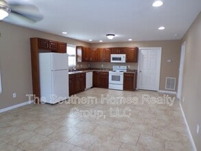 1933 Co Rd 561 in Athens, TN - Building Photo - Building Photo