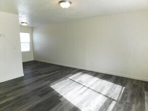 1094 W 1520 N-Unit -1094 W Goodyear Ave in Ogden, UT - Building Photo - Building Photo