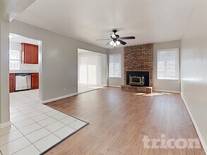 1921 Teresa Ln in Oakley, CA - Foto de edificio - Building Photo