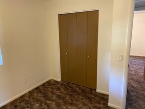 684 Cedar St, Unit 2 in Elko, NV - Building Photo - Building Photo