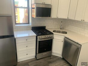 717 9th Ave in New York, NY - Building Photo - Building Photo