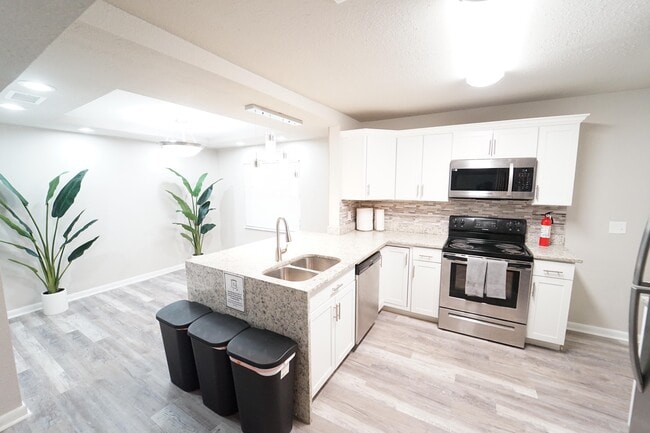 912 Bentley St in Orlando, FL - Building Photo - Building Photo