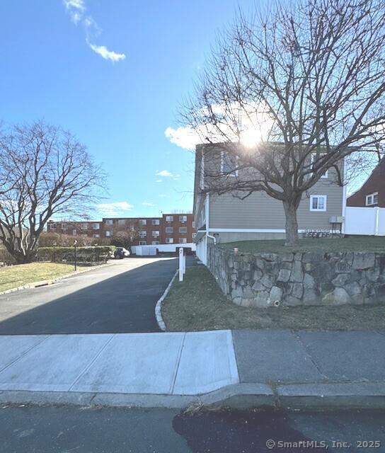 7 Dover St in Norwalk, CT - Building Photo