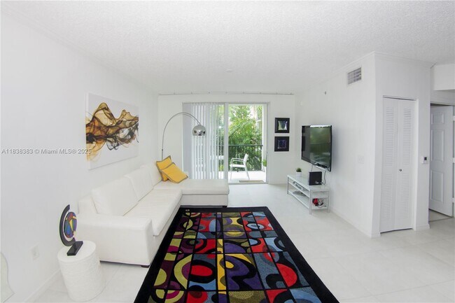 17145 N Bay Rd in Sunny Isles Beach, FL - Building Photo - Building Photo