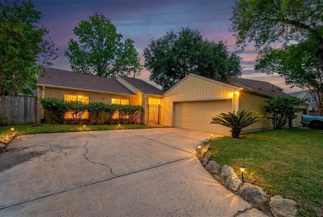 2006 Gray Falls Dr