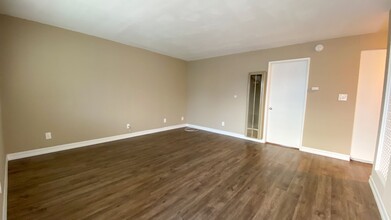 Hamilton North in San Diego, CA - Building Photo - Interior Photo