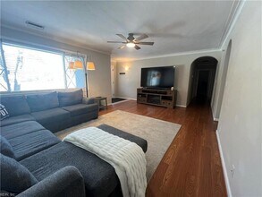 2233 Paris St in Virginia Beach, VA - Building Photo - Building Photo