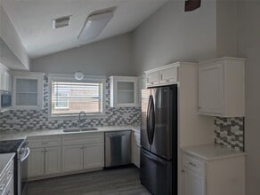 5813 Misty Meadow St in League City, TX - Foto de edificio - Building Photo