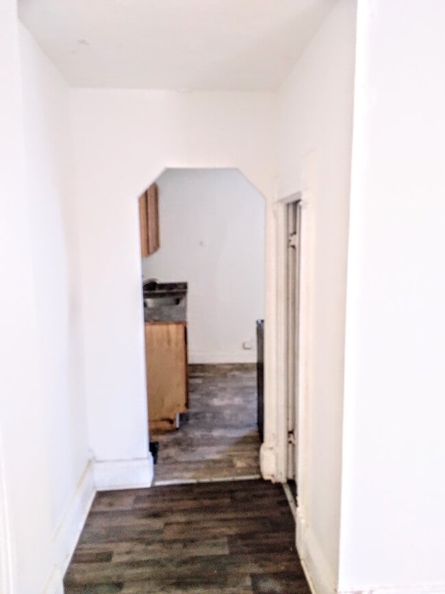 202 E Gilbert St, Unit 1 in Muncie, IN - Foto de edificio - Building Photo
