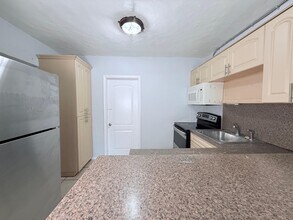 447 Conniston Rd in West Palm Beach, FL - Building Photo - Building Photo