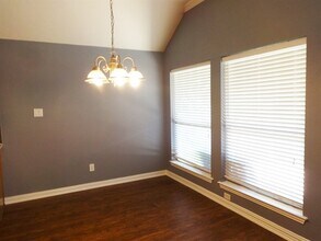 500 Hidden Meadow Ct in Desoto, TX - Foto de edificio - Building Photo