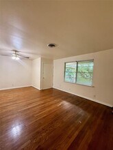 7018 Alder Dr in Houston, TX - Foto de edificio - Building Photo