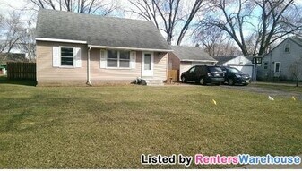 2327 17th Ave NW in New Brighton, MN - Building Photo