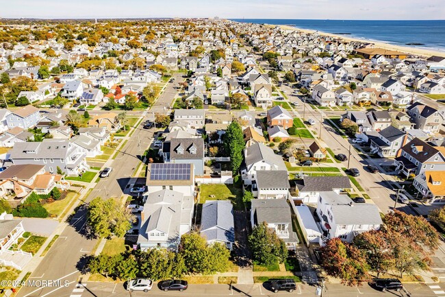 204 19th Ave in Belmar, NJ - Foto de edificio - Building Photo