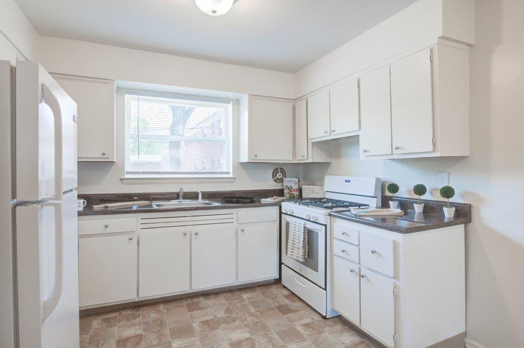 Lakeview Terrace Apartment Homes in Eatontown, NJ - Building Photo
