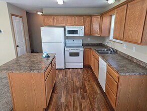 4410-4152 152nd St in Urbandale, IA - Building Photo - Building Photo