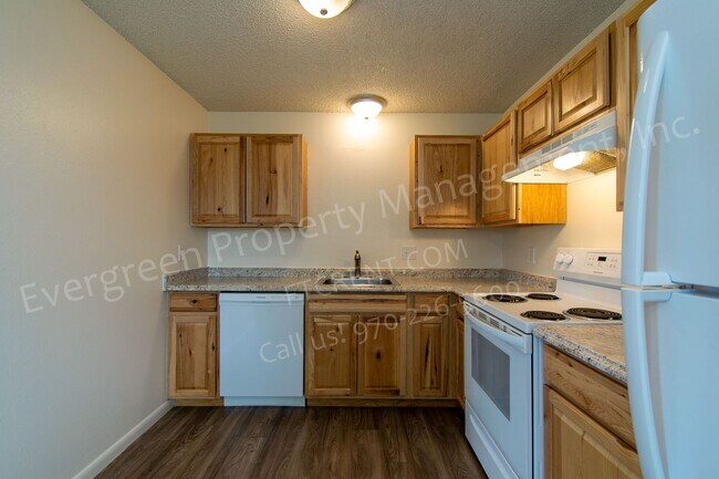 2916-2924 Glendale Dr in Evans, CO - Building Photo - Building Photo