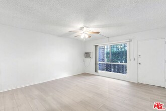 2332 S Beverly Glen Blvd in Los Angeles, CA - Building Photo - Building Photo
